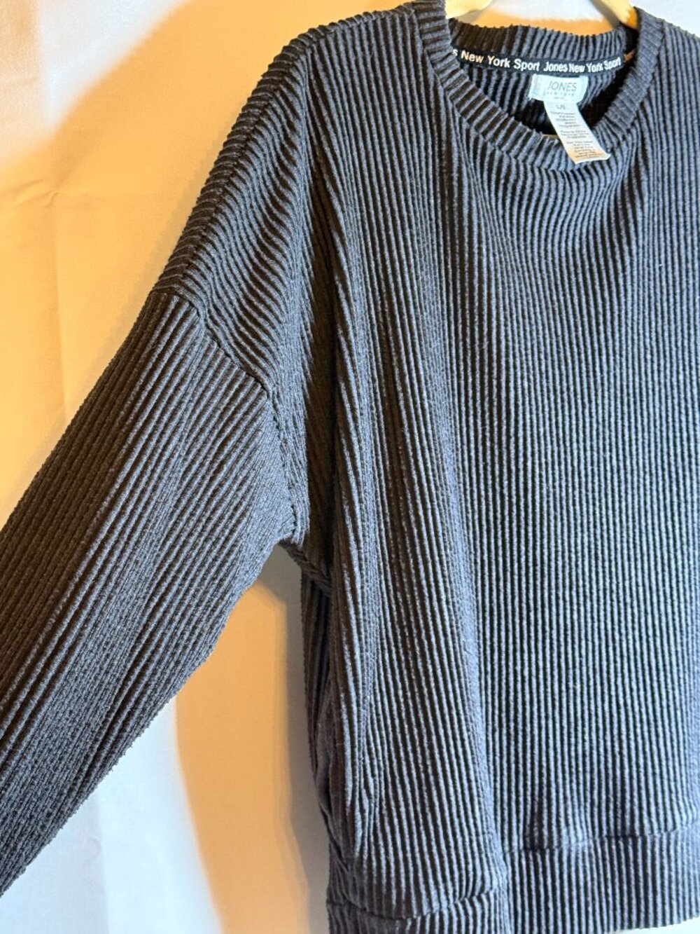 Very, Very Good Condition Jones New York Sweater Top (L)